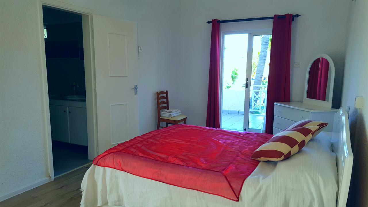 Villa In Le Tamier, 4 Bedrooms, 300M Flic En Flac Beach Exterior photo